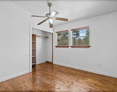 555 Harmon Hls - Photo Thumbnail 21
