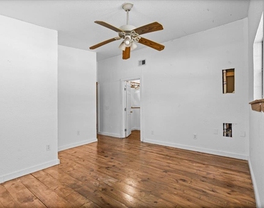 555 Harmon Hls - Photo Thumbnail 20