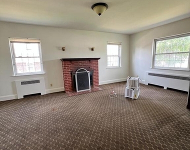 9409 Belair Road - Photo Thumbnail 8