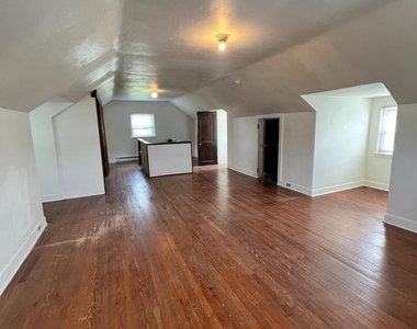 9409 Belair Road - Photo Thumbnail 6
