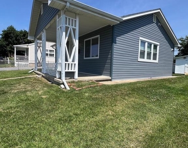 1325 Fuselage Avenue - Photo Thumbnail 1