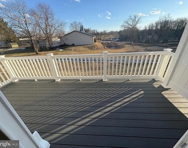 265 Swing Arc Ct - Photo Thumbnail 6