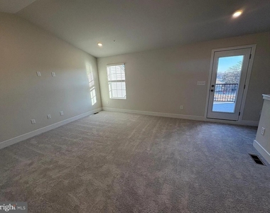 265 Swing Arc Ct - Photo Thumbnail 7