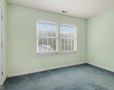 1702 Oakfield Avenue - Photo Thumbnail 8