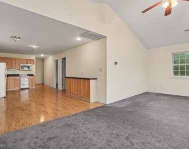 1702 Oakfield Avenue - Photo Thumbnail 5