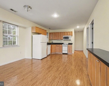 1702 Oakfield Avenue - Photo Thumbnail 6