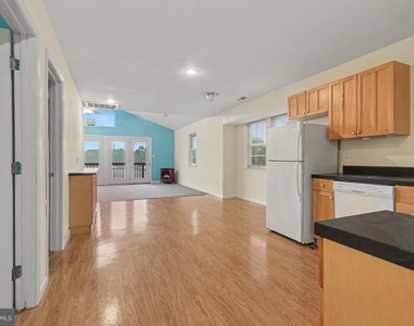 1702 Oakfield Avenue - Photo Thumbnail 4