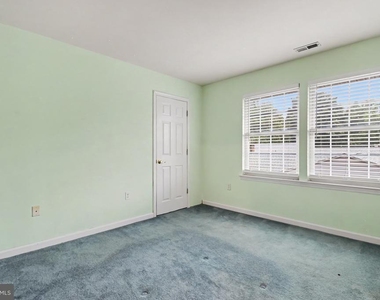 1702 Oakfield Avenue - Photo Thumbnail 7
