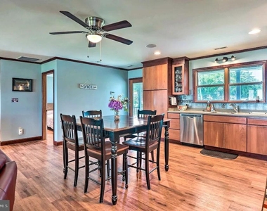 919 Oakdene Road - Photo Thumbnail 4