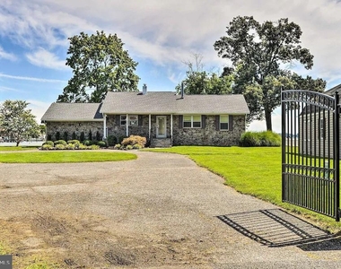 919 Oakdene Road - Photo Thumbnail 1