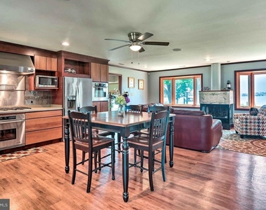 919 Oakdene Road - Photo Thumbnail 3