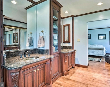 919 Oakdene Road - Photo Thumbnail 15