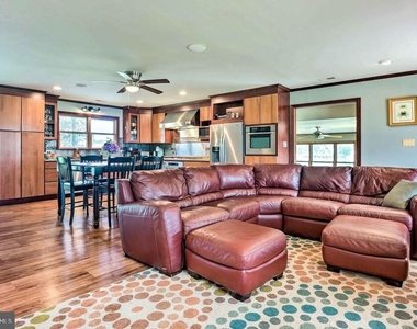 919 Oakdene Road - Photo Thumbnail 6