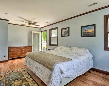 919 Oakdene Road - Photo Thumbnail 12