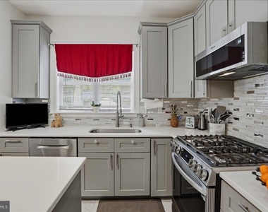 10 Graveswood Court - Photo Thumbnail 9