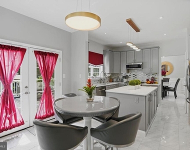 10 Graveswood Court - Photo Thumbnail 8