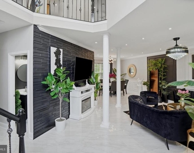 10 Graveswood Court - Photo Thumbnail 3