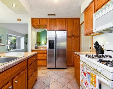 12916 Pegasus St - Photo Thumbnail 13