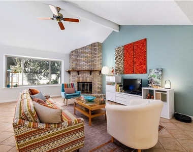 12916 Pegasus St - Photo Thumbnail 9