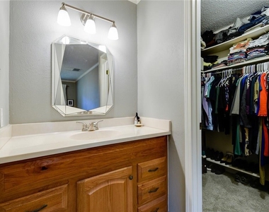12916 Pegasus St - Photo Thumbnail 17