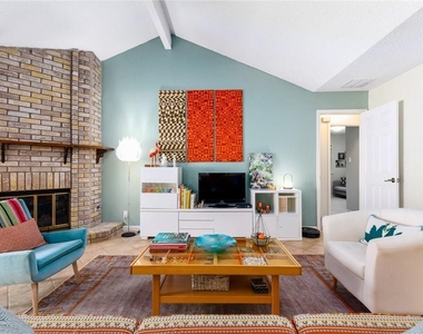 12916 Pegasus St - Photo Thumbnail 10