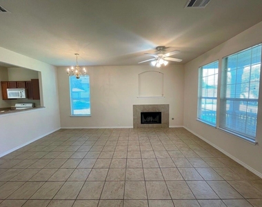 251 Utterback - Photo Thumbnail 4
