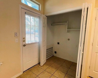 251 Utterback - Photo Thumbnail 11