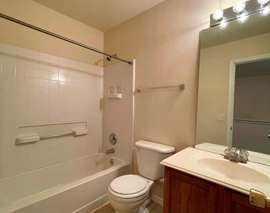 251 Utterback - Photo Thumbnail 15