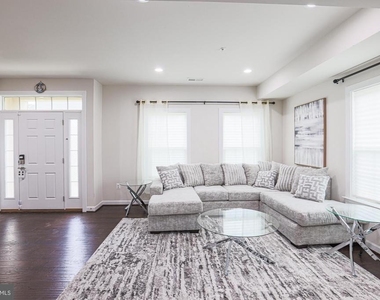 603 Iron Way - Photo Thumbnail 1