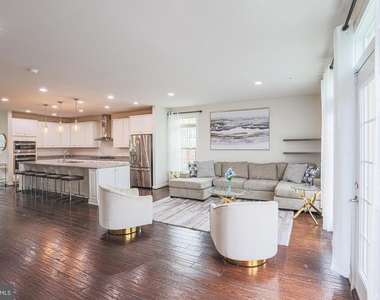 603 Iron Way - Photo Thumbnail 7