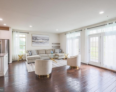 603 Iron Way - Photo Thumbnail 8
