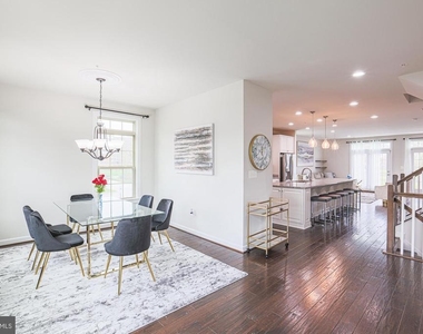 603 Iron Way - Photo Thumbnail 3