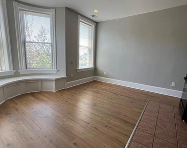 30 E 25th Street - Photo Thumbnail 4