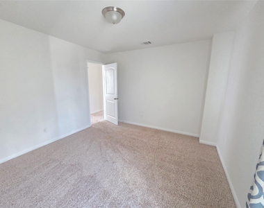 2944 Cotton Gin Dr - Photo Thumbnail 16
