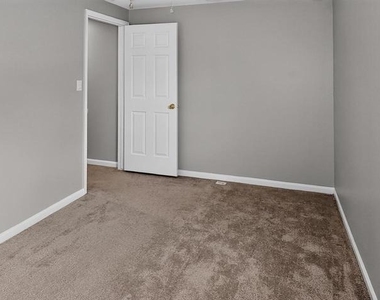 3591 Laurel View Court - Photo Thumbnail 23