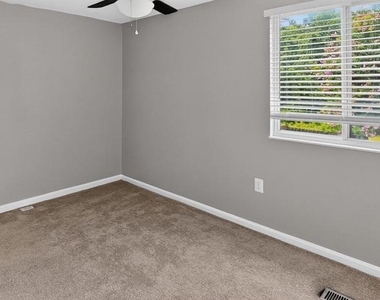 3591 Laurel View Court - Photo Thumbnail 22