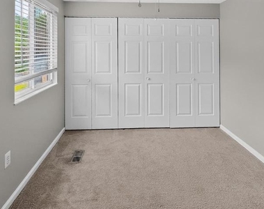 3591 Laurel View Court - Photo Thumbnail 21