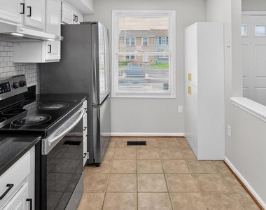 3591 Laurel View Court - Photo Thumbnail 12