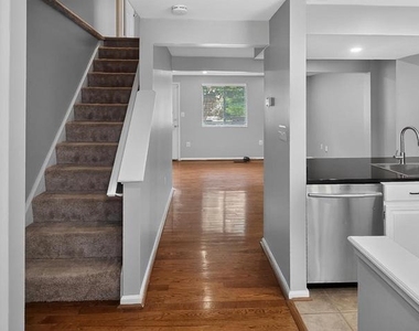3591 Laurel View Court - Photo Thumbnail 8