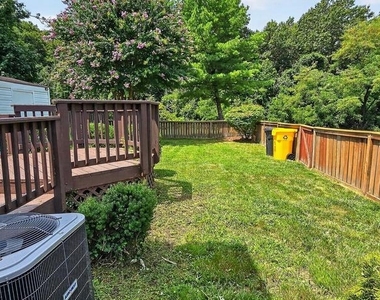 3591 Laurel View Court - Photo Thumbnail 5