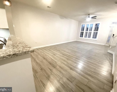 8704 Aspen Grove Court - Photo Thumbnail 7