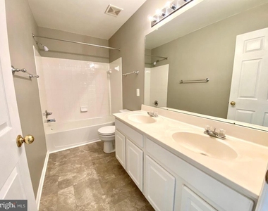 8704 Aspen Grove Court - Photo Thumbnail 20