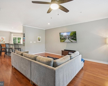 3210 Escapade Circle - Photo Thumbnail 8