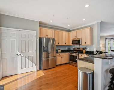 3210 Escapade Circle - Photo Thumbnail 11