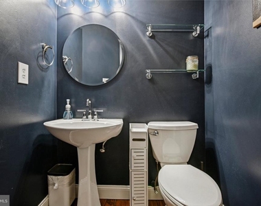 3210 Escapade Circle - Photo Thumbnail 6