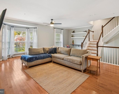 3210 Escapade Circle - Photo Thumbnail 9