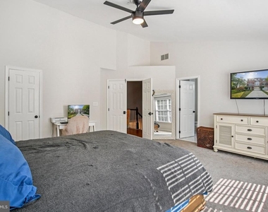 3210 Escapade Circle - Photo Thumbnail 15