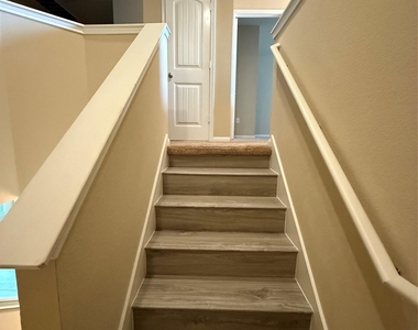 503 Libani Ln - Photo Thumbnail 16