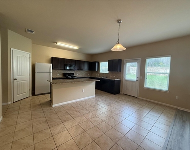 503 Libani Ln - Photo Thumbnail 8