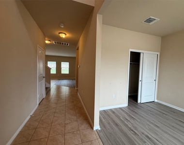 503 Libani Ln - Photo Thumbnail 4